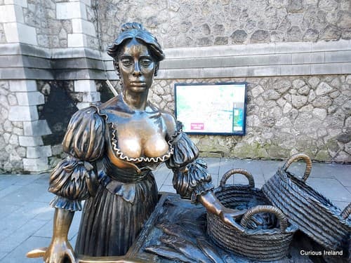 Molly Malone Statue